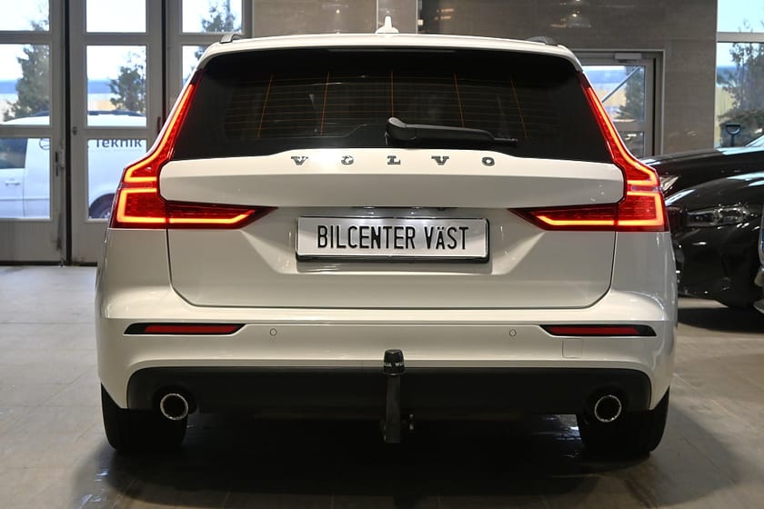 Bild 4 av Volvo V60 Recharge T6 AWD Momentum Ed. Drag Teknikpaket