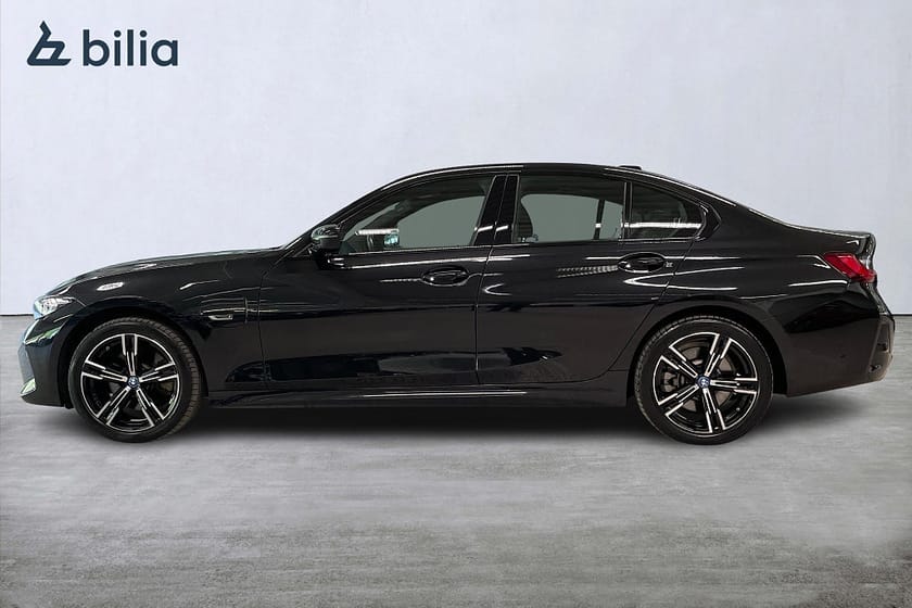 Bild 3 av BMW 330e xDrive Sedan M-Sport | Rattvärme | Backkamera | Drag