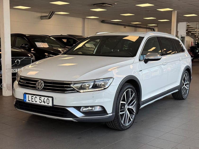 Bild 4 av Volkswagen Passat Alltrack 2.0 TDI 4Motion Kamera Drag