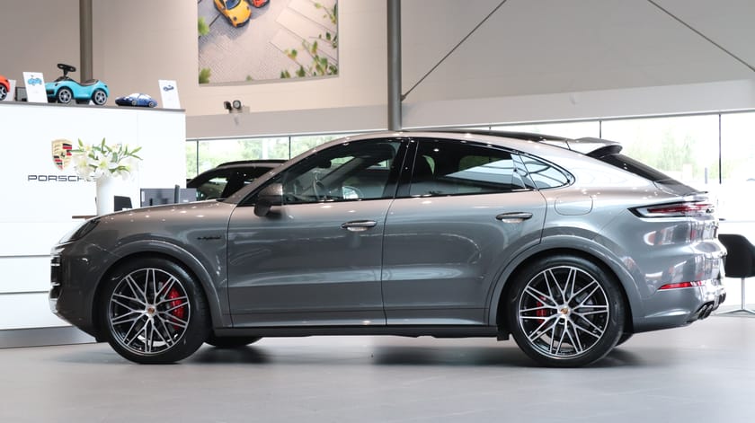 Bild 4 av Porsche Cayenne S E-Hybrid Coupé Black Edition Ränta 2,95%