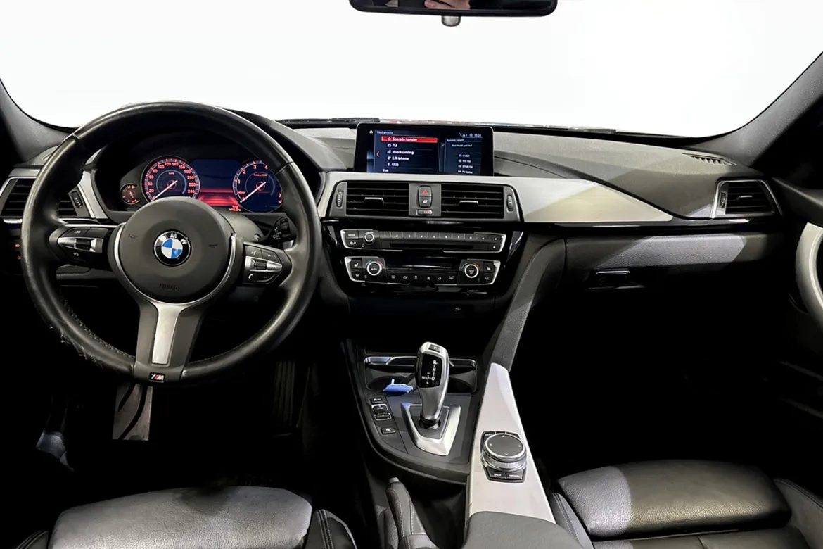 BMW 320i xDrive Touring