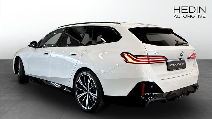 Bild 2 av BMW i5 xDrive40 Touring M Sport Rattvärme HUD 360 DAP H/K