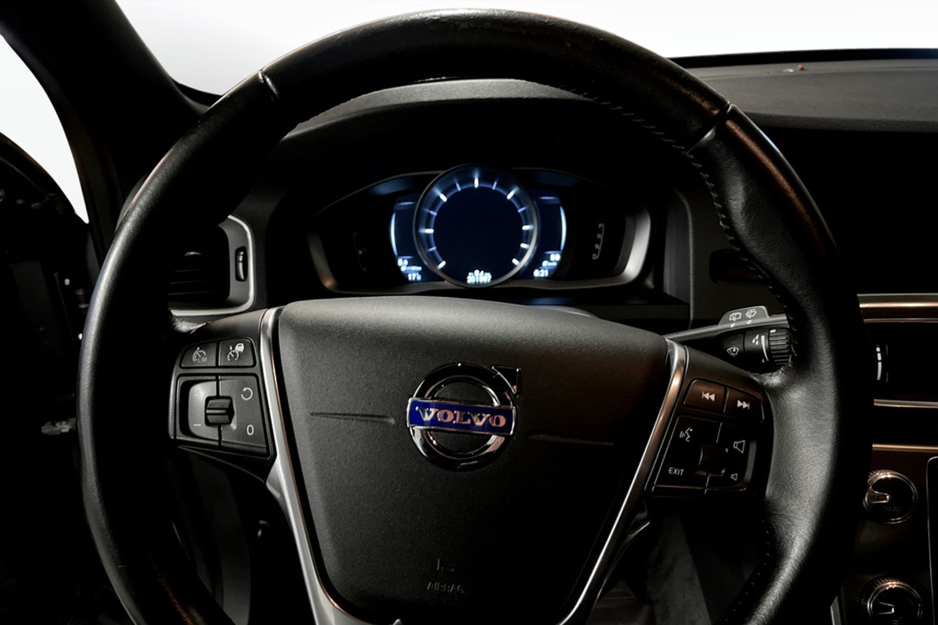 Volvo V60 Cross Country D3 2016, photo 7/9