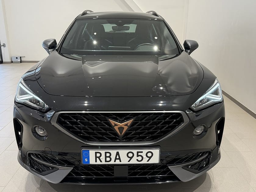 Bild 3 av CUPRA Formentor e-Hybrid .4 204 HK Backkamera Apple carplay Beats