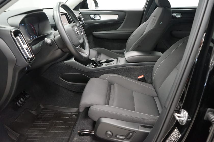 Bild 5 av Volvo XC40 B4 II AWD Bensin MomAdv NaviPro Edt | Drag |