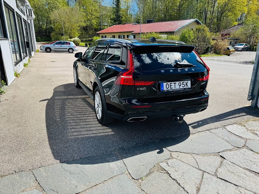 Bild 4 av Volvo V60 Cross Country B4 197HK AWD AUTOMAT / PILOT / NAVI / DRAG / VÄRMARE