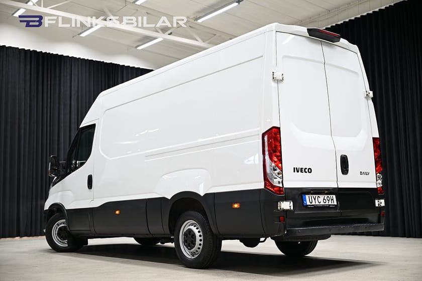 Bild 4 av Iveco Daily 35-140 Van 2.3 JTD 136HK L3H2 Automat|Webasto|3.5ton-drag|Leasbar