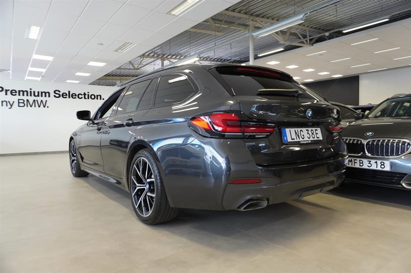 Bild 4 av BMW 530e xDrive Touring M-Sport HUD H K 360 Drag
