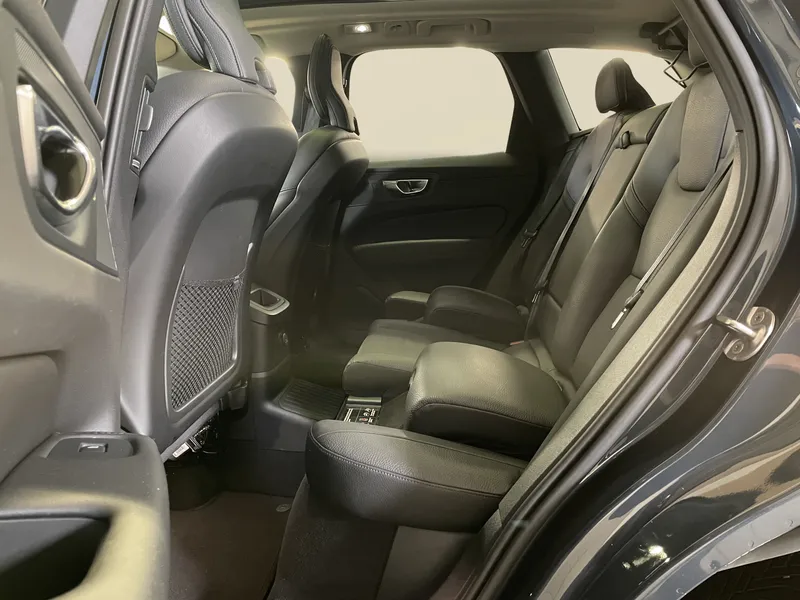 Bild 16 av 20 – Volvo XC60 Recharge T6 II Plus Dark Edition.