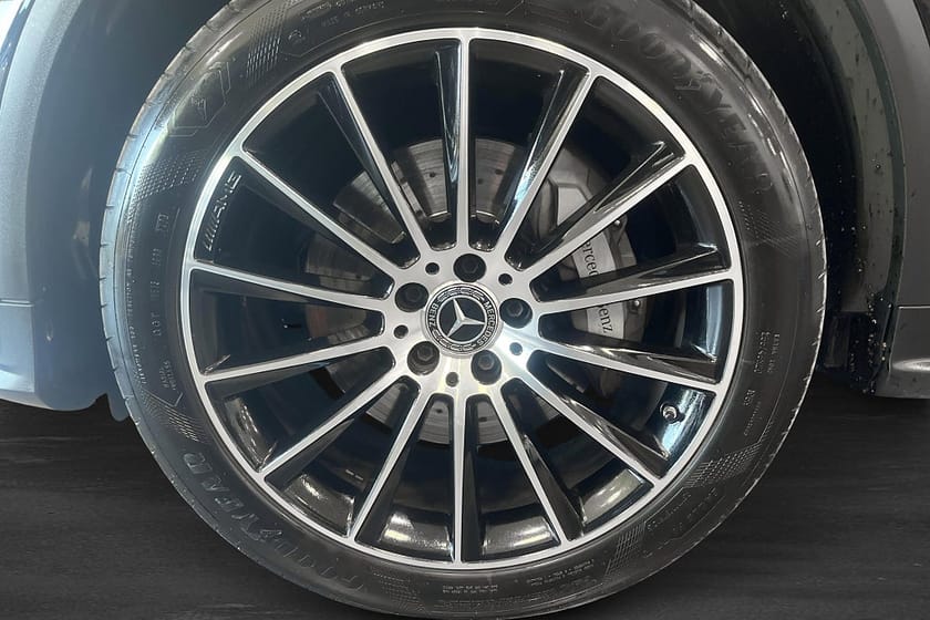 Bild 5 av Mercedes-Benz GLC 220 d 4MATIC 9G-Tronic AMG Line Panorama Burmester Drag