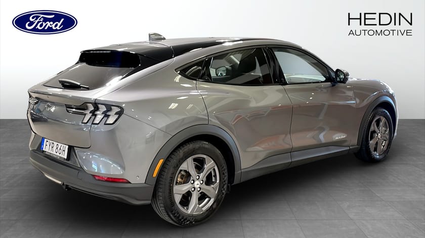 Bild 2 av Ford Mustang Mach-E Standard Range SR 269hk RWD Teknikpaket 360 kamera