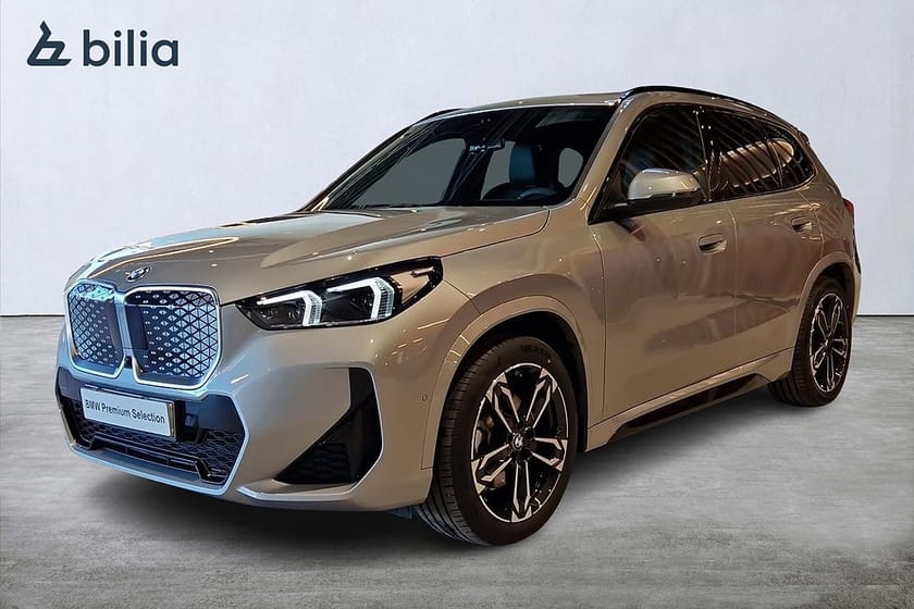 Bild 1 av BMW iX1 xDrive30 M Sport/Pano/Drag/H/K/Rattvärme/DEMOBIL