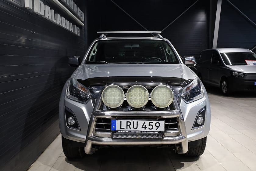 Bild 2 av Isuzu D-Max Crew Cab 1.9 4WD Flakkåpa/Värmare/Dragkrok/SoV-hjul
