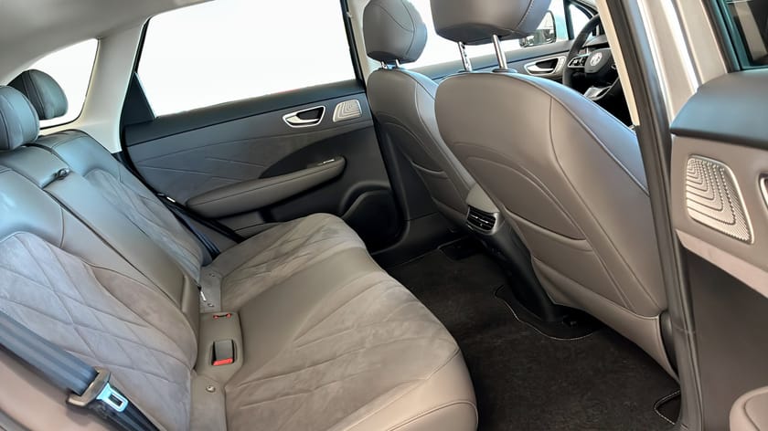 Bild 5 av MG S6 EV Dual Motor LUXURY 77 KWH AWD - LADDKORT 15 000KR