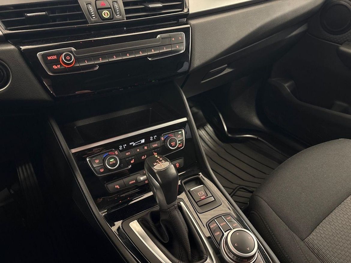 BMW BMW 225xe Active Tourer — bild 12