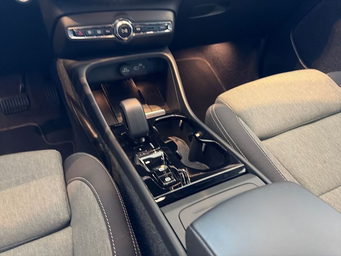 Volvo XC40 2025 - miniatyr 14