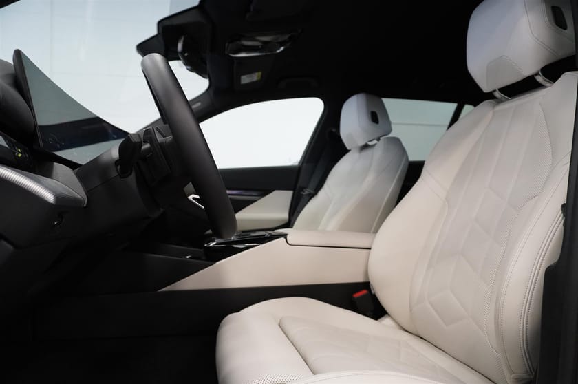 Bild 4 av BMW 530e xDrive Touring M-Sport Business Edt Bowers Wilkins DAP 20