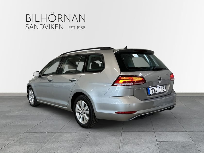 Bild 2 av Volkswagen Golf Sportscombi Dragkrok Vinterhjul