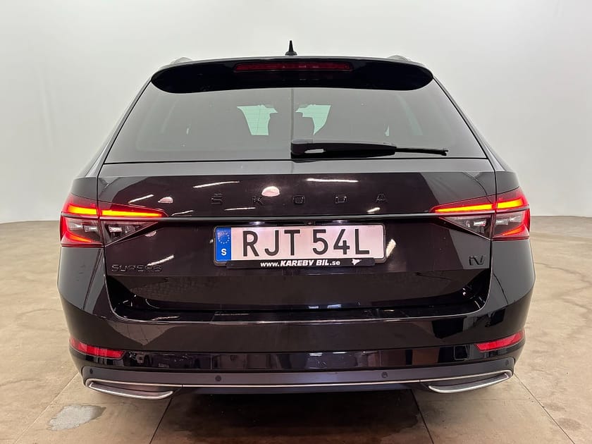 Bild 5 av Škoda Superb iV Kombi Skoda 1.4 TSI 218hk Sportline Business Drag Kamera