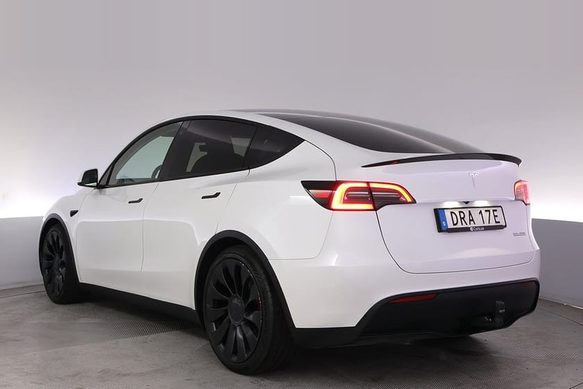 Bild 4 av Tesla Model Y Performance AWD Autopilot Panorama Drag