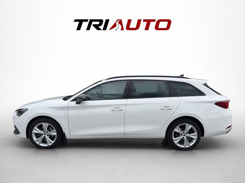 Bild 3 av SEAT León Sportstourer e-Hybrid FR Kamera Drag Navi CarPlay