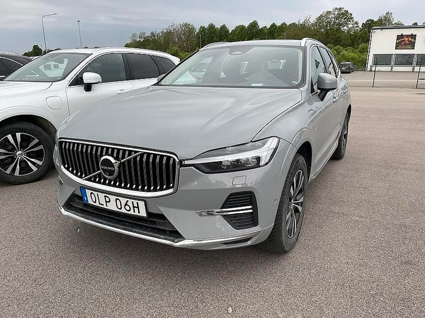 Bild 2 av Volvo XC60 T6 Recharge Core Bright plug in AWD 350HK 4x4 Panorama
