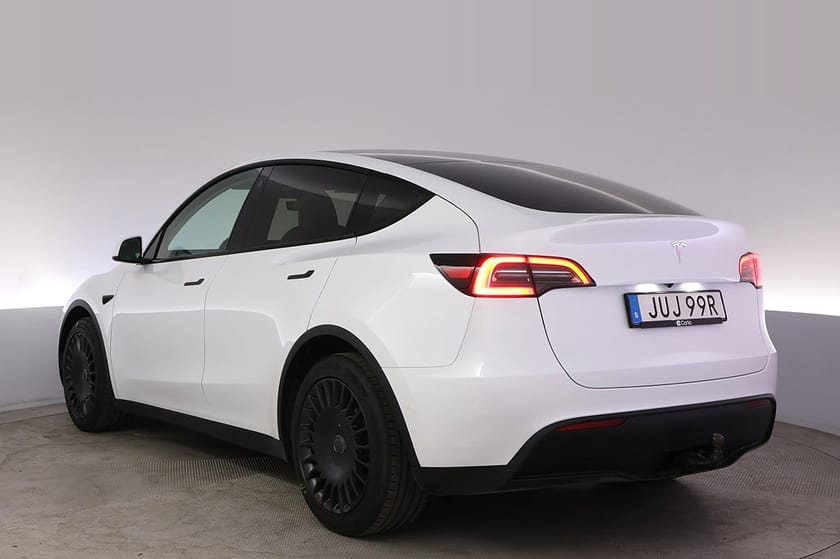 Bild 4 av Tesla Model Y Standard Range RWD Autopilot Panorama Drag