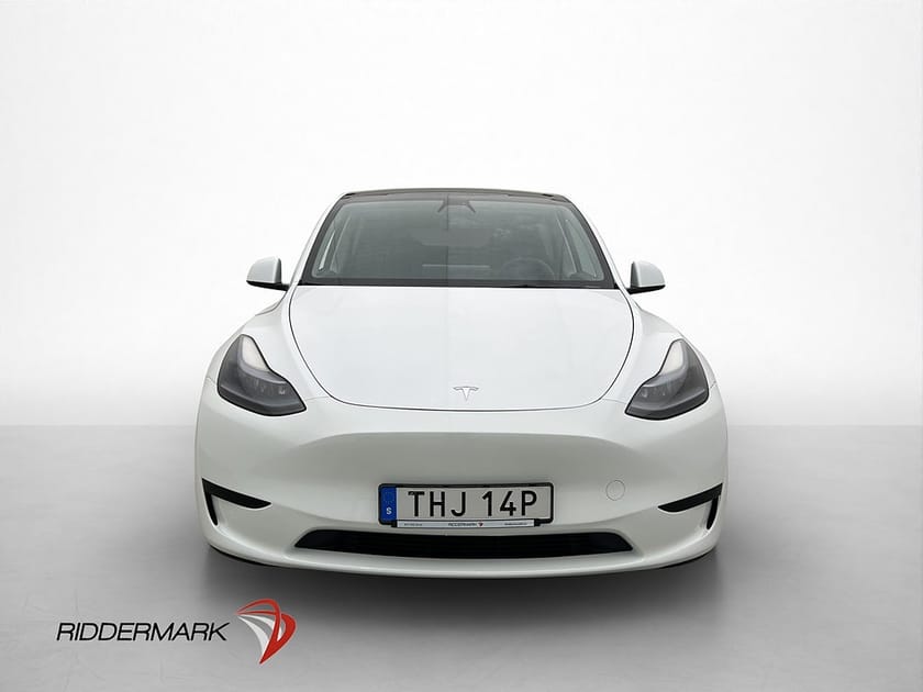 Bild 3 av Tesla Model Y Standard Range RWD Dragkrok En-Brukare MOMS