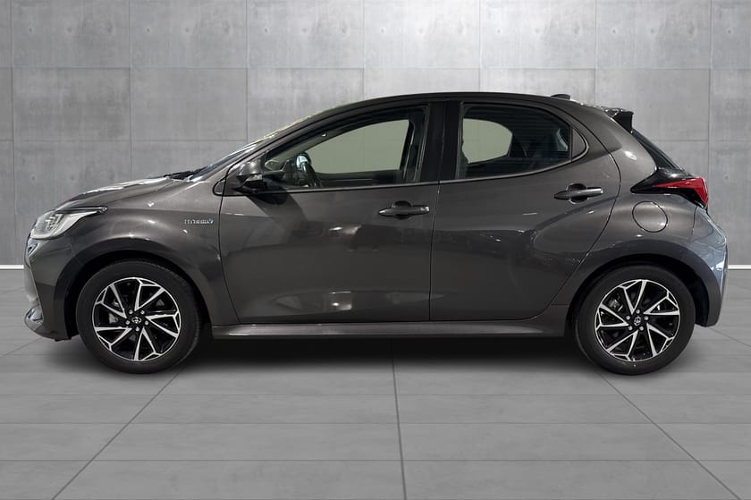 Bilde 2 av Toyota Yaris Hybrid / Velholdt / Active Tech /
