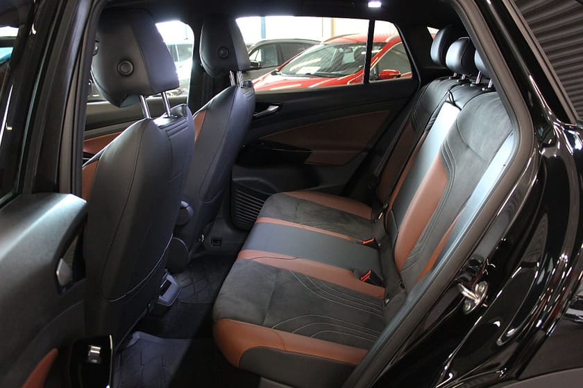 Bild 4 av Volkswagen ID.4 Pro 4M Komfort Plus Perfor Design  Pano Drag SoV
