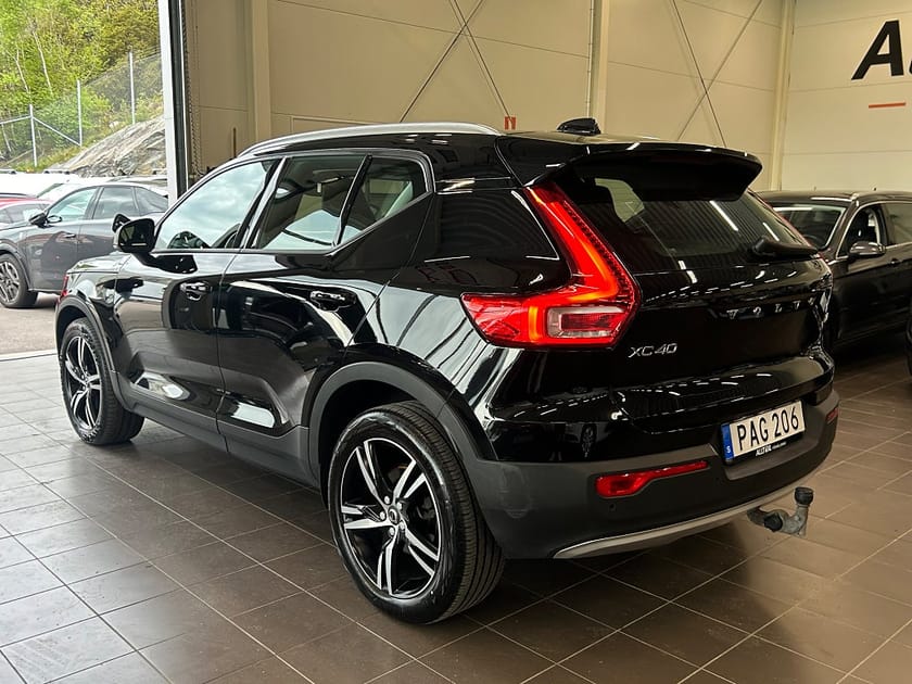 Bild 4 av Volvo XC40 T5 AWD AUT Momentum Intro Edt Kamera/Läder/Drag/Navi