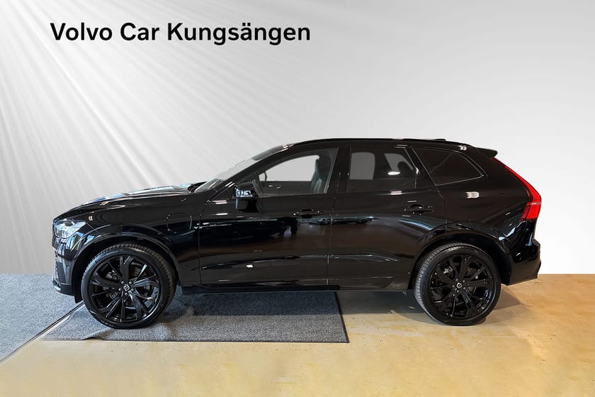 Bild 3 av Volvo XC60 T6 Ultra Black Edition 21" HUD Pano Luftfjädring Drag Selekt