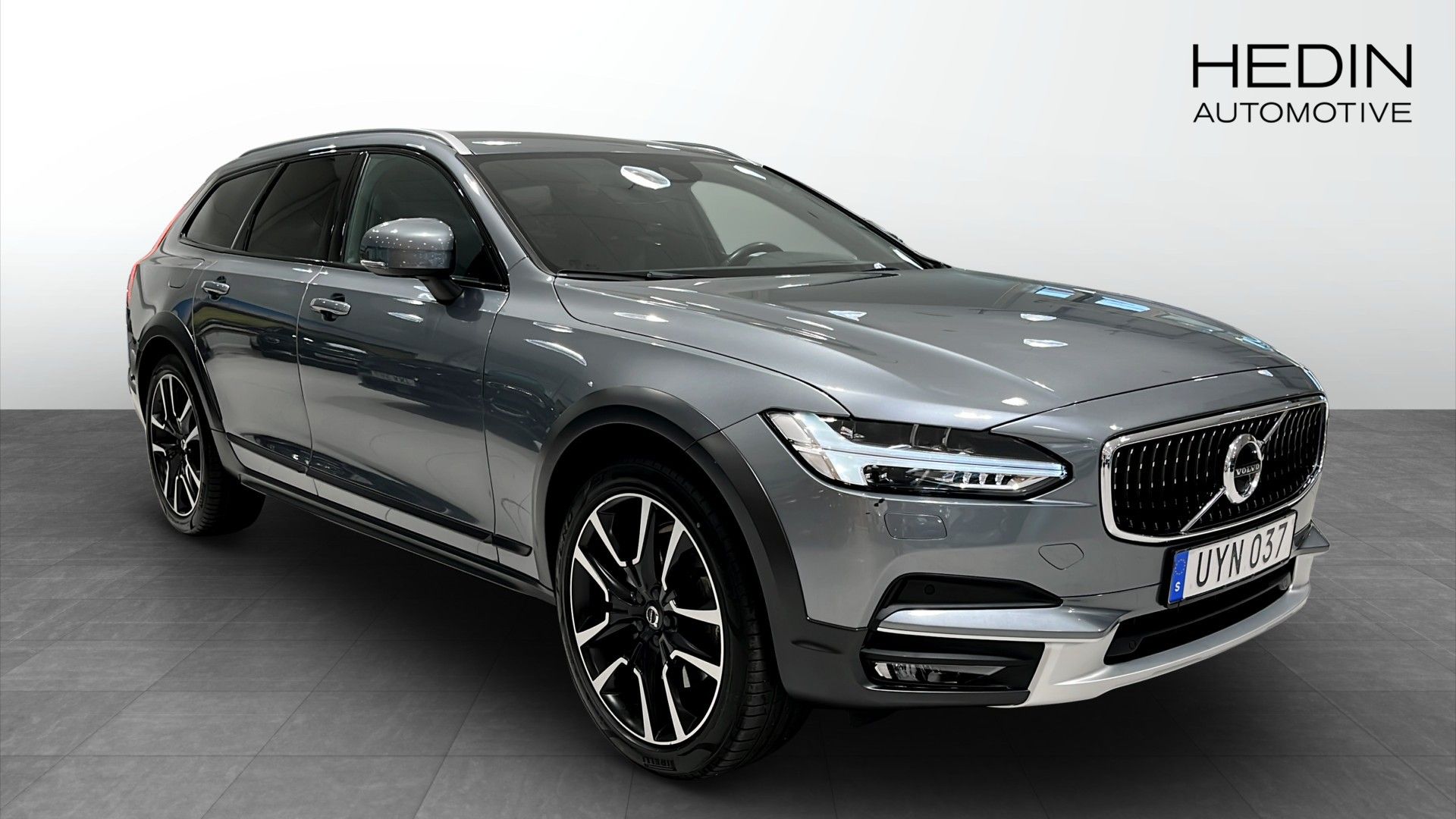 Volvo V90 Cross Country Advanced Drag 2019, photo 3/10