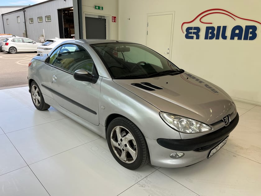 Bild 3 av Peugeot 206 CC Besiktigad t o m 261231, gör det själv