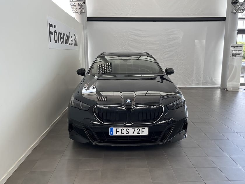 Bild 2 av BMW 530e xDrive Touring 4,95 ränta M Sport Pro Drag Rattvärme