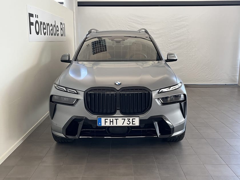 Bild 2 av BMW X7 xDrive40d M Sport Pro H/K Drag Park Assistant