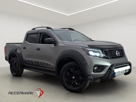 Nissan Navara Dubbelhytt N-Guard 4WD Taklucka Drag Skinn CARPLAY Moms