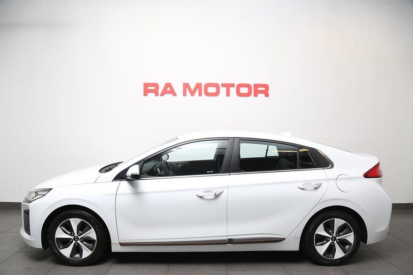 Bild 3 av Hyundai Ioniq Electric 28 kWh Premium Plus Eco Elstol CarPlay Skinn