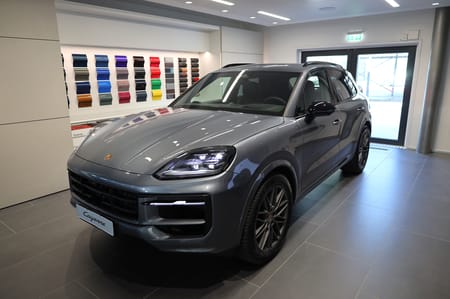 Porsche Cayenne E-Hybrid / Black Edition