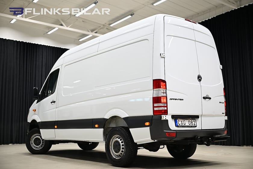 Bild 4 av Mercedes-Benz Sprinter 316 BlueTEC 4MATIC Skåpbil 163HK Inredd|Drag|Värmare