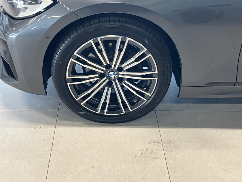 Bild 4 av BMW 320d xDrive Touring 190hk M Sport Drag Elstol Värmare H K Rattvärme Komfort Kamera Da-Prof