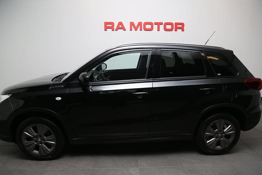 Bild 2 av Suzuki Vitara 1,0 Boosterjet AllGrip 4x4 Adaptive Fart Backkamera