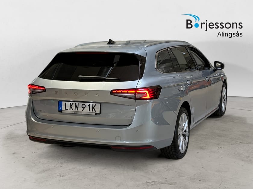 Bild 3 av Škoda Superb Kombi Selection TDI 4x4 193hk Drag/Värmare/HuD/