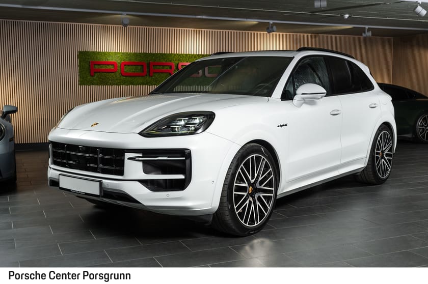 Bilde 1 av Porsche Cayenne E-Hybrid Rear-axel/Sportseksos/Pano/22"/HD-Matrix/18vei