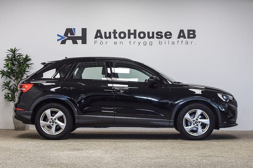 Bild 3 av Audi Q3 35 TFSI Proline Advanced Värmare Drag Cockpit