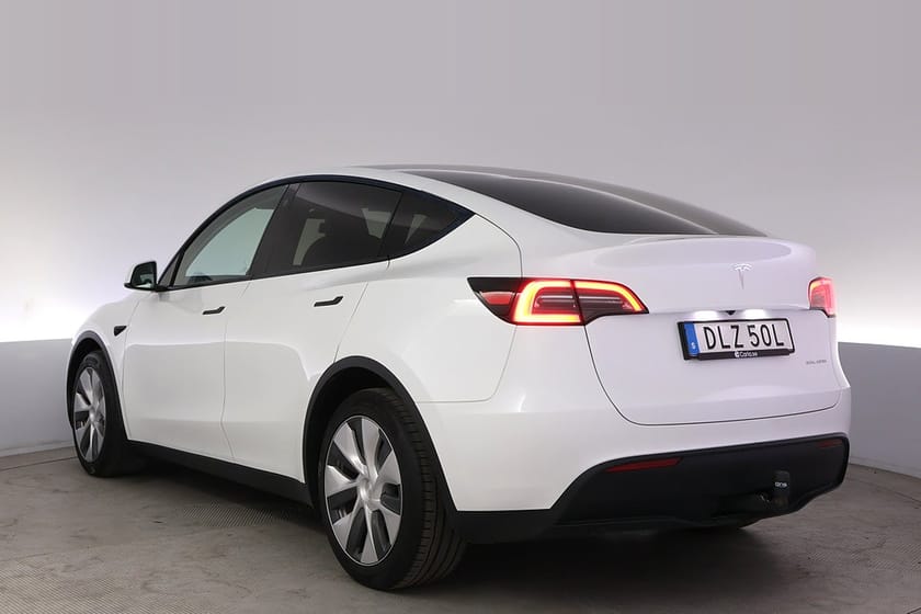 Bild 4 av Tesla Model Y Long Range AWD Autopilot Panorama Drag