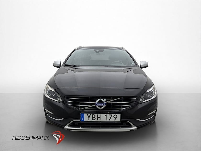 Bild 2 av Volvo V60 D5 Plug-in AWD Summum Taklucka H/K VOC Värm Drag