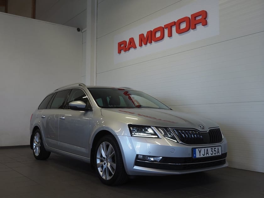 Bild 3 av Škoda Octavia Kombi Skoda 1.0 TSI Style Premium Kamera Drag Canton P-Värm Navi
