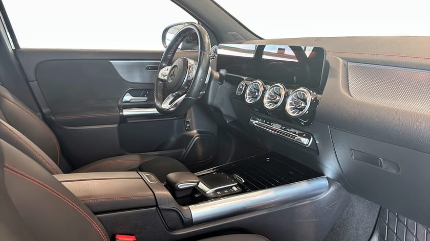 Bild 3 av Mercedes-Benz EQA 300 4MATIC AMG / Drag