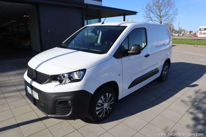 Bild 2 av Peugeot Partner Utökad Last 1.5 BlueHDi Pro 130 hk 3 sit Drag Svensksåld